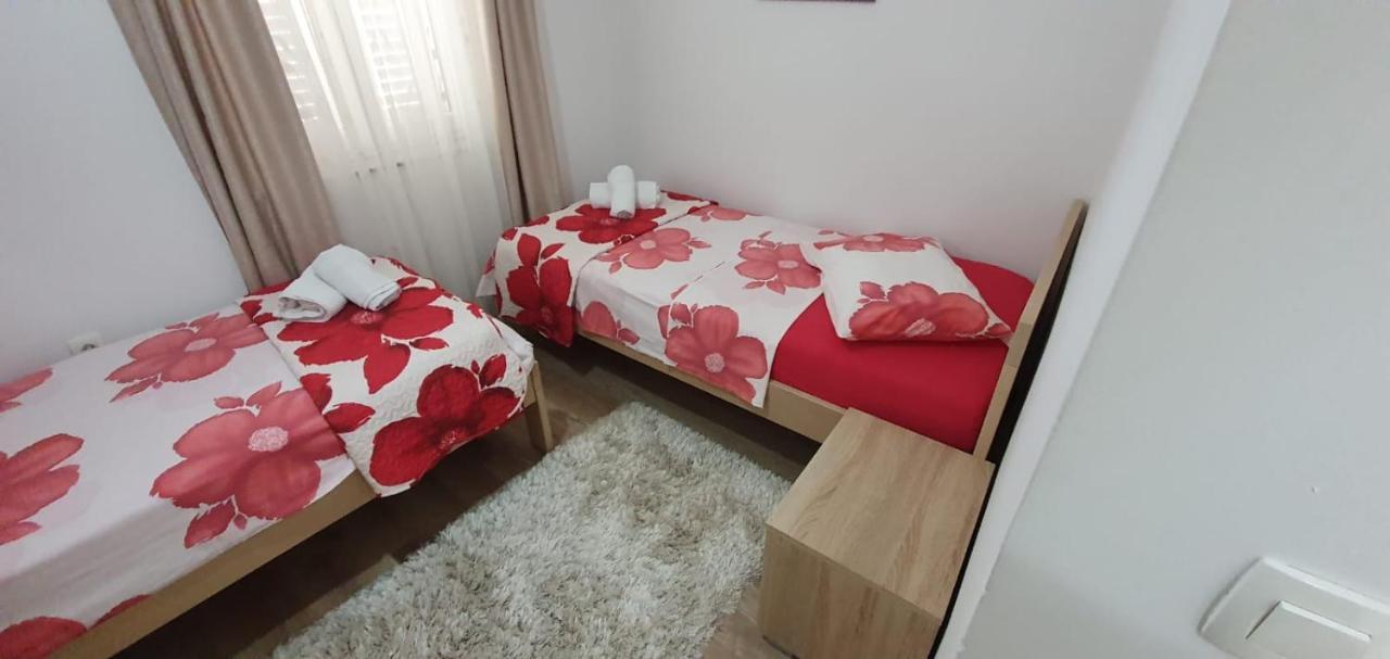 Apartments Agata Šibenik Esterno foto
